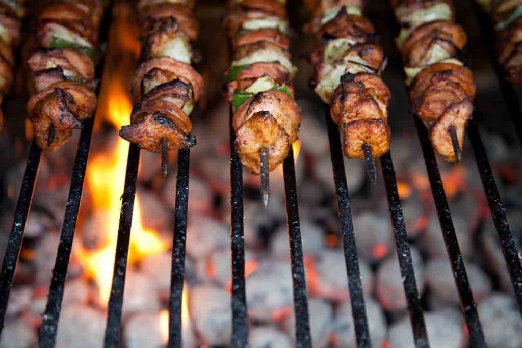 cast iron vs stainless steel grill