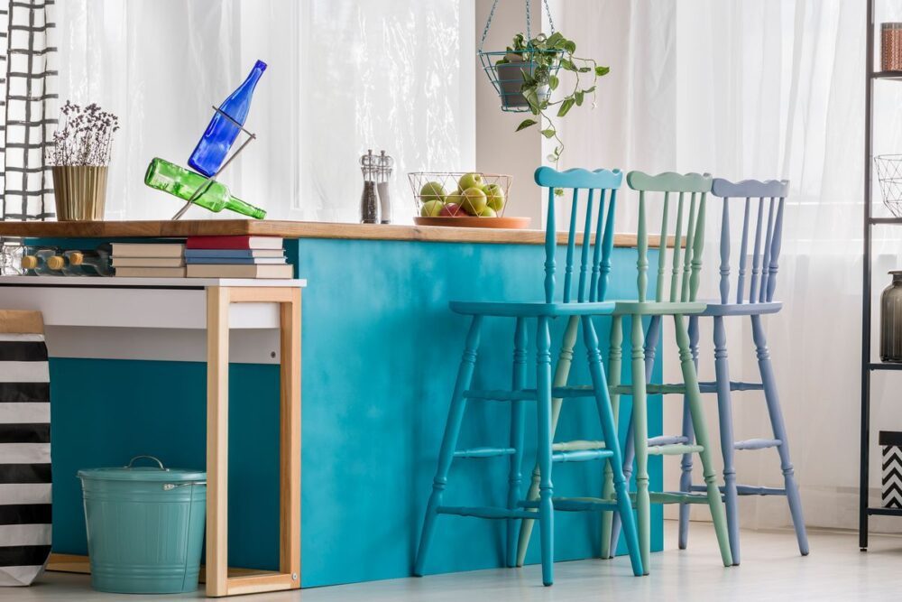 Refinish Furniture with Spray Paint