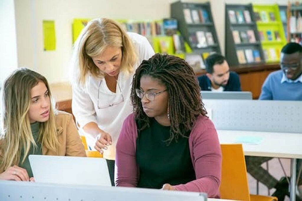 Nurses Working on Required CEUs