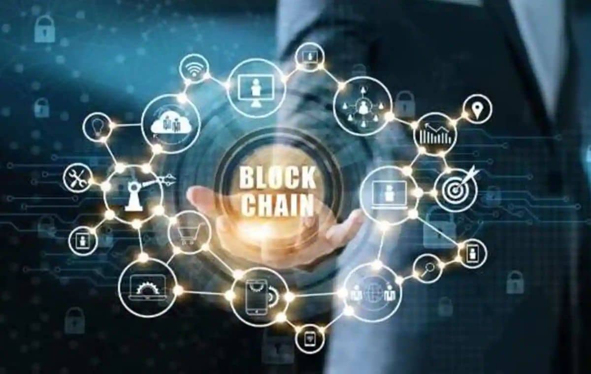 Benefits of Bitcoin and blockchain in Social Media
