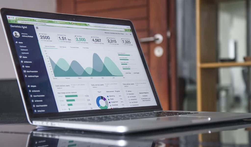 Outsourcing Data Management