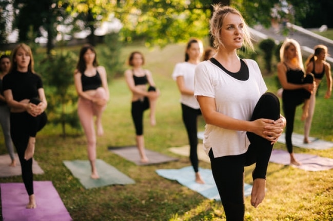 knee to chest stretch