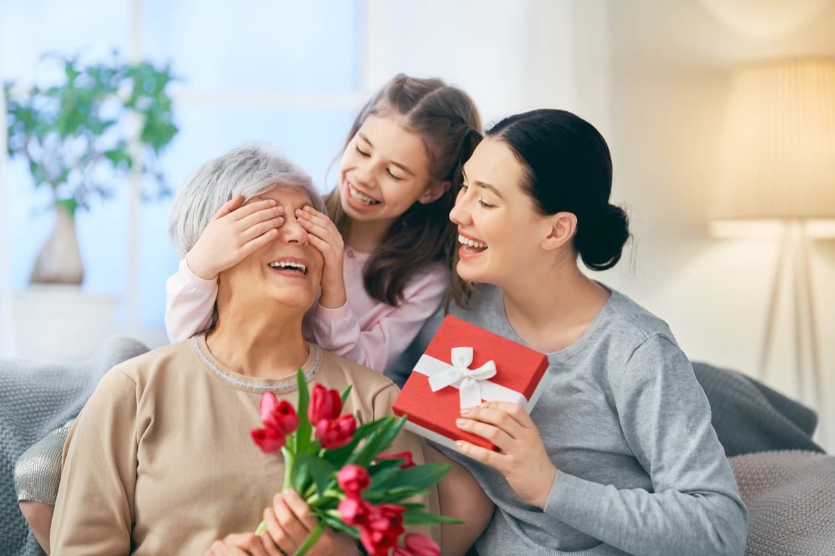 Financial Gift Ideas for Mothers