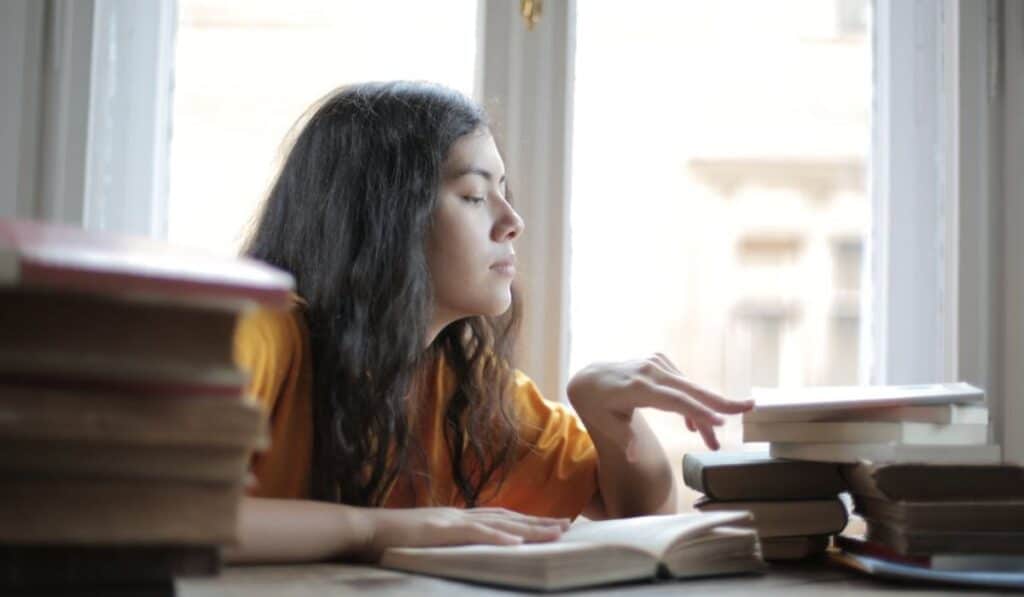education and intelligence link