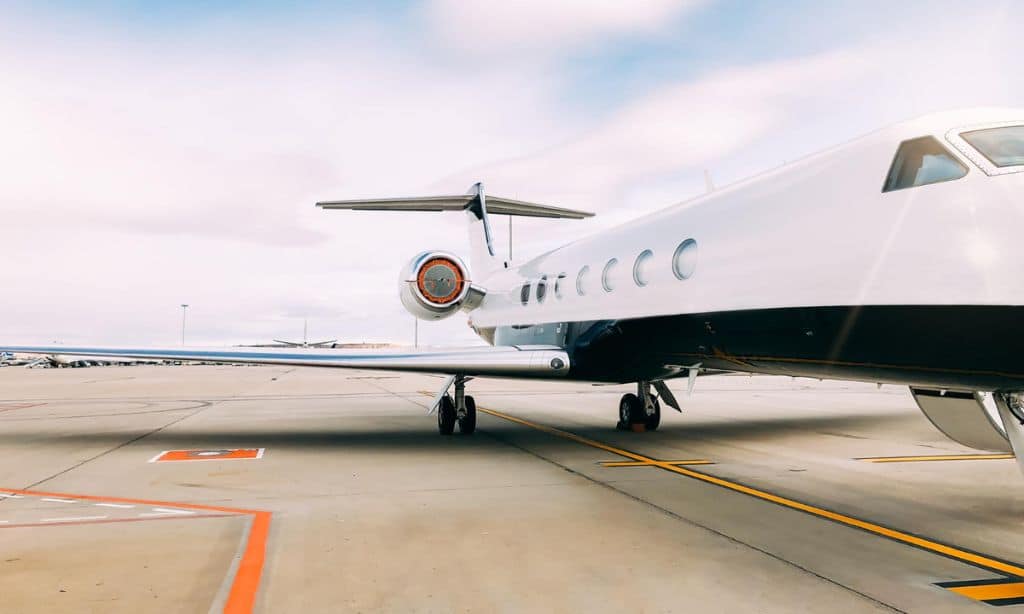 how much does a plane weigh