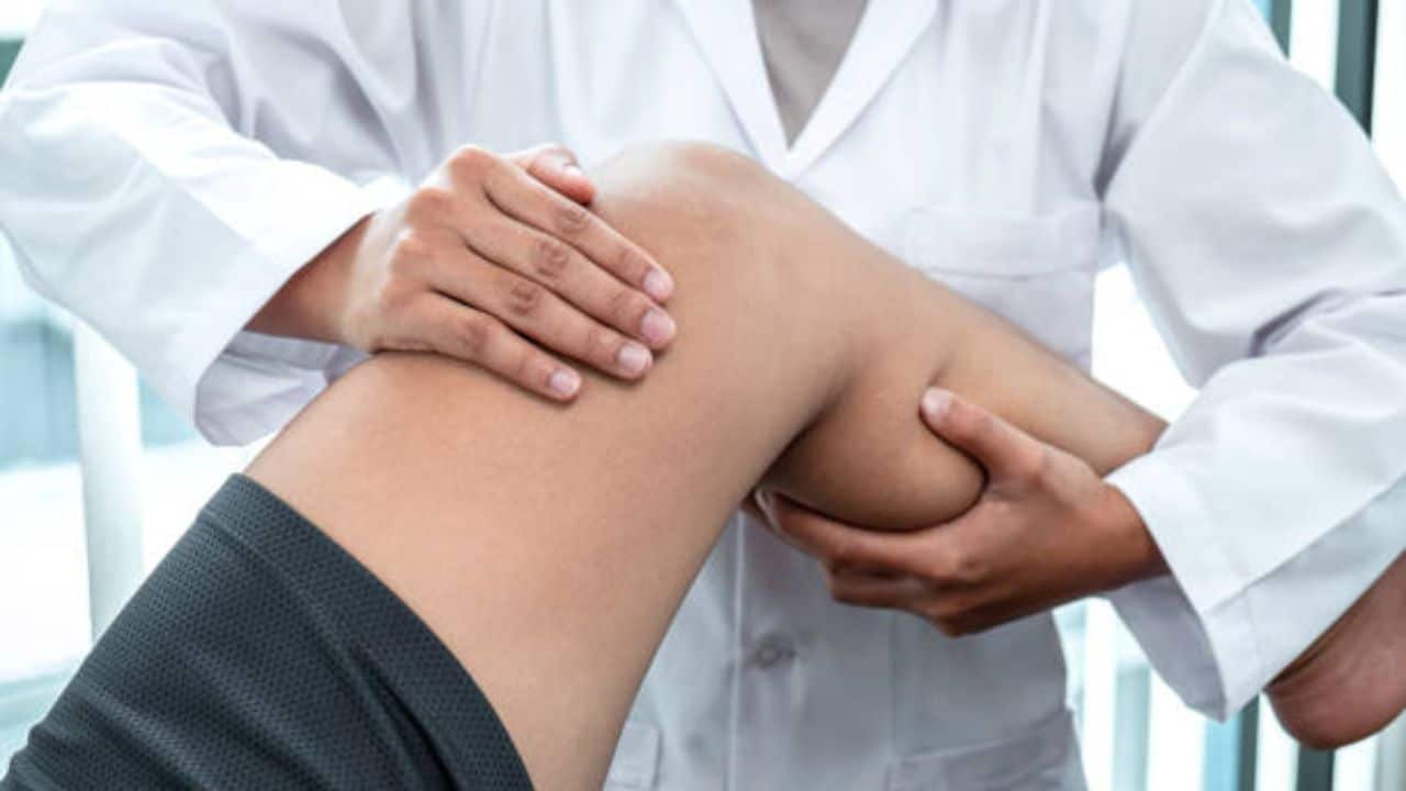 Knee Injury Recovery at Work Guide