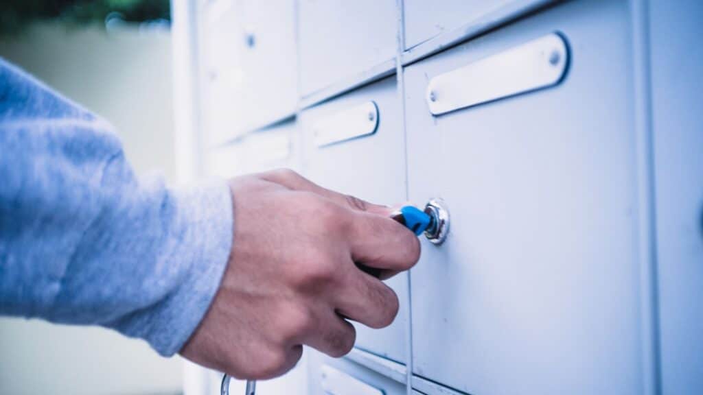 how much does it cost to get a po box