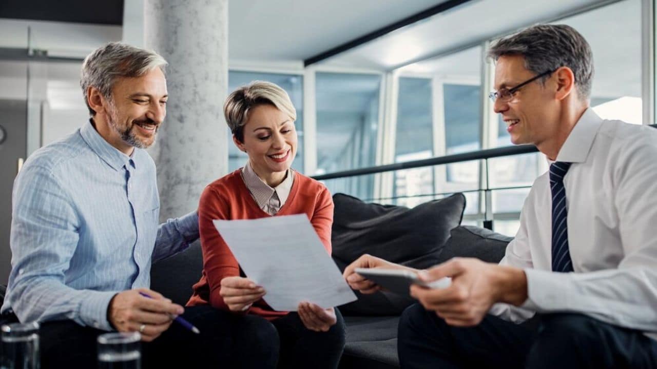Choosing Health Insurance for Travelers and Expats