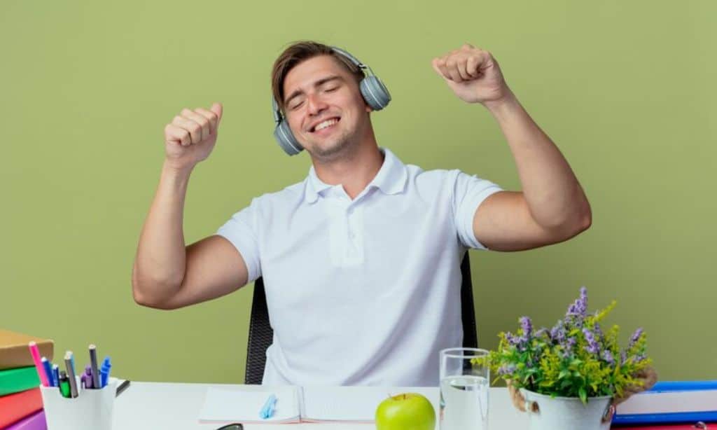 Smiling Helps You Feel Relaxed and Comfortable