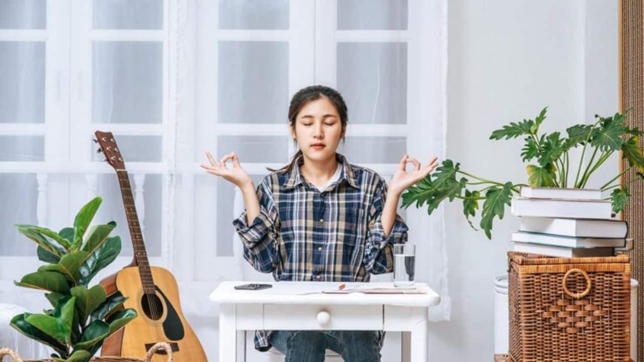 Managing Stress for Thyroid Health Relaxation Techniques and Mindfulness