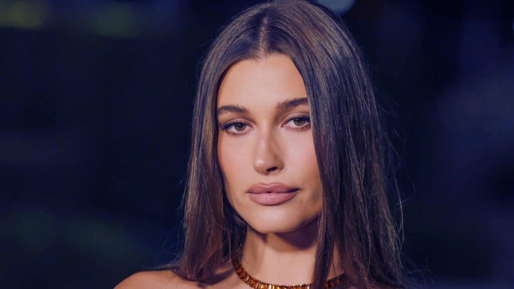 hailey bieber new blonde hair for fall