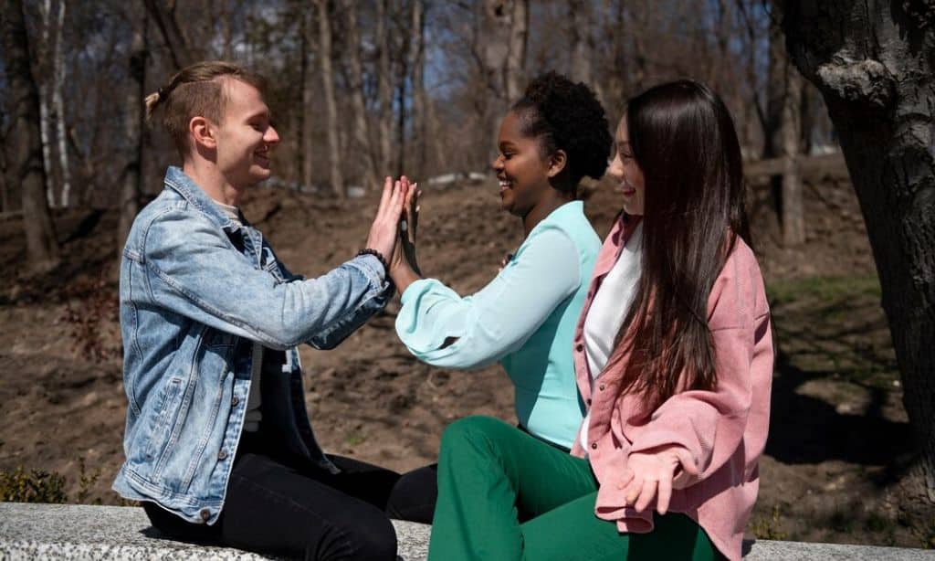 Develop Emotional Intelligence in Friendship