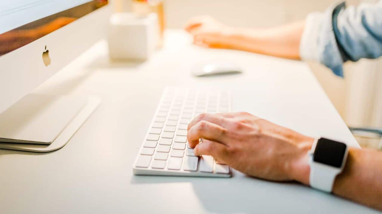 AI Chatbots for Enhancing Customer Support