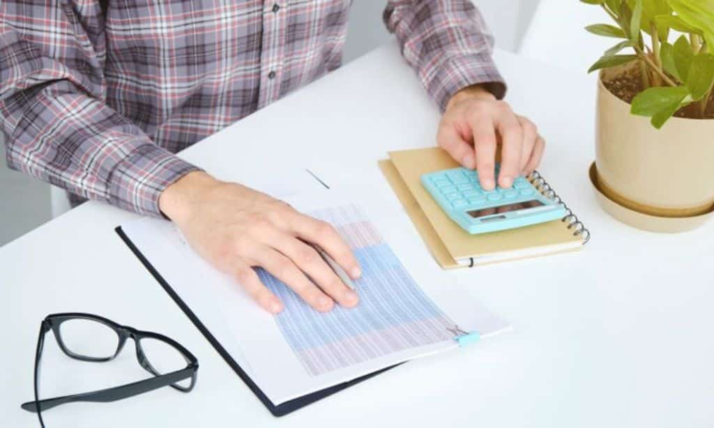 Choose the Right Debt Repayment Strategy