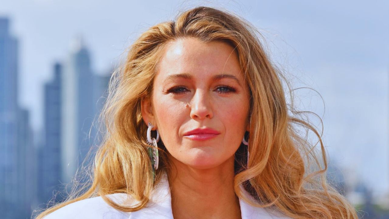 blake lively denies taylor swift blackmail claims